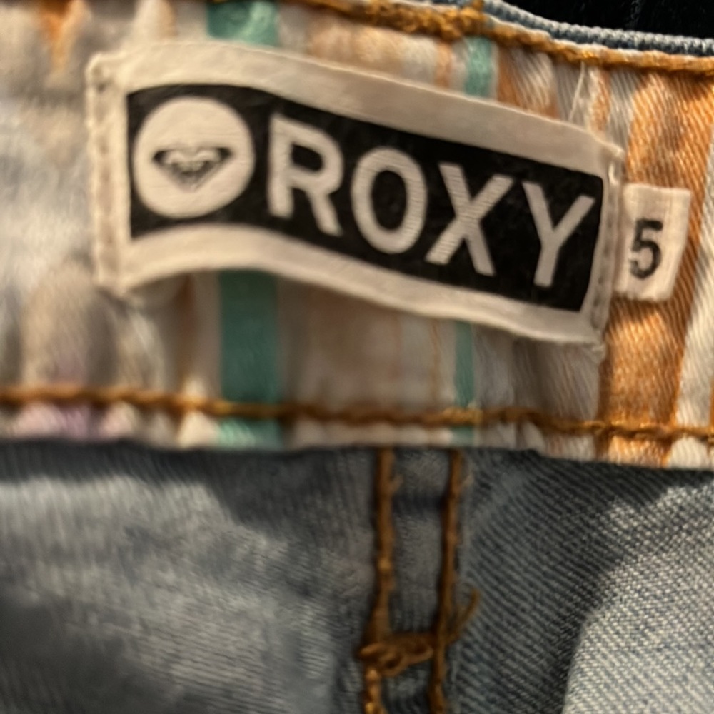 Roxy Aztec Embroidered Boho Pattern Frayed Hem Sh… - image 4